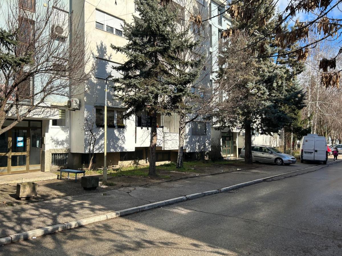 Viktor's apartment Kumanovo Exteriör bild