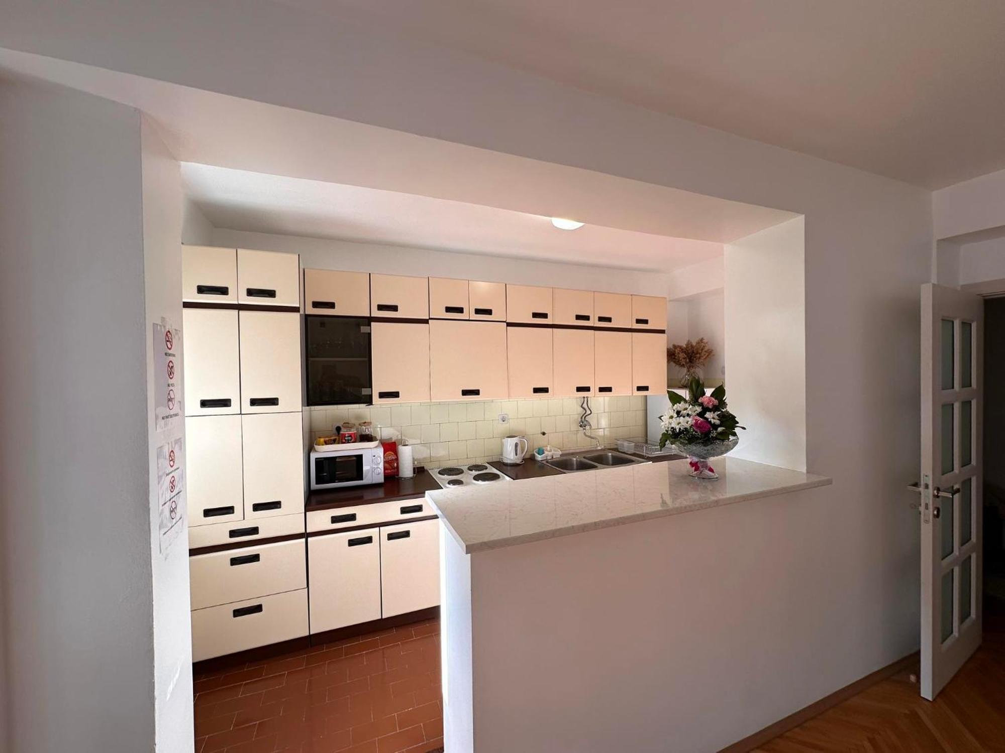 Viktor's apartment Kumanovo Exteriör bild