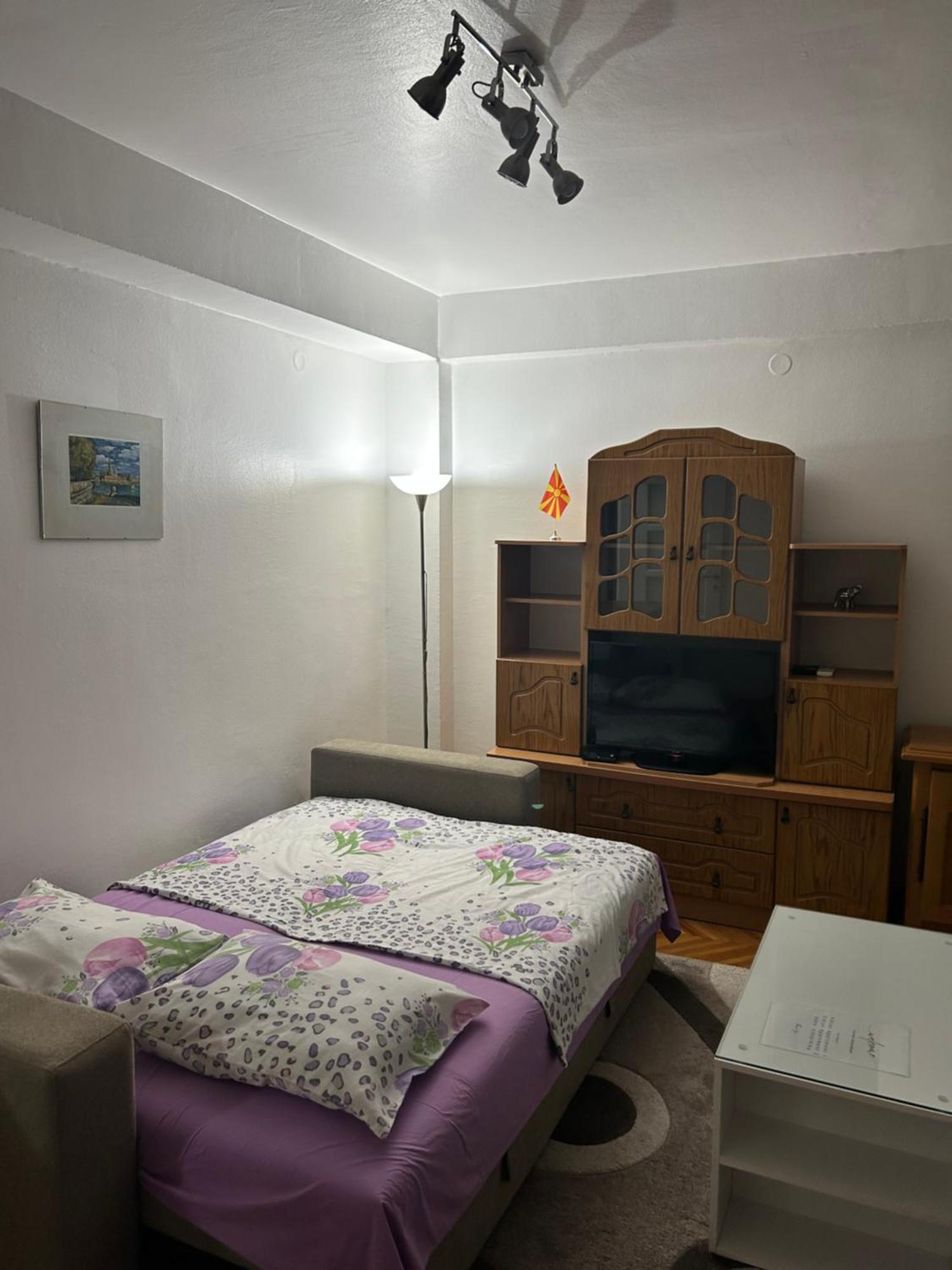 Viktor's apartment Kumanovo Exteriör bild